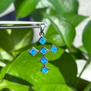 925 high polish silver blue lab opal cross pendant✝️✨